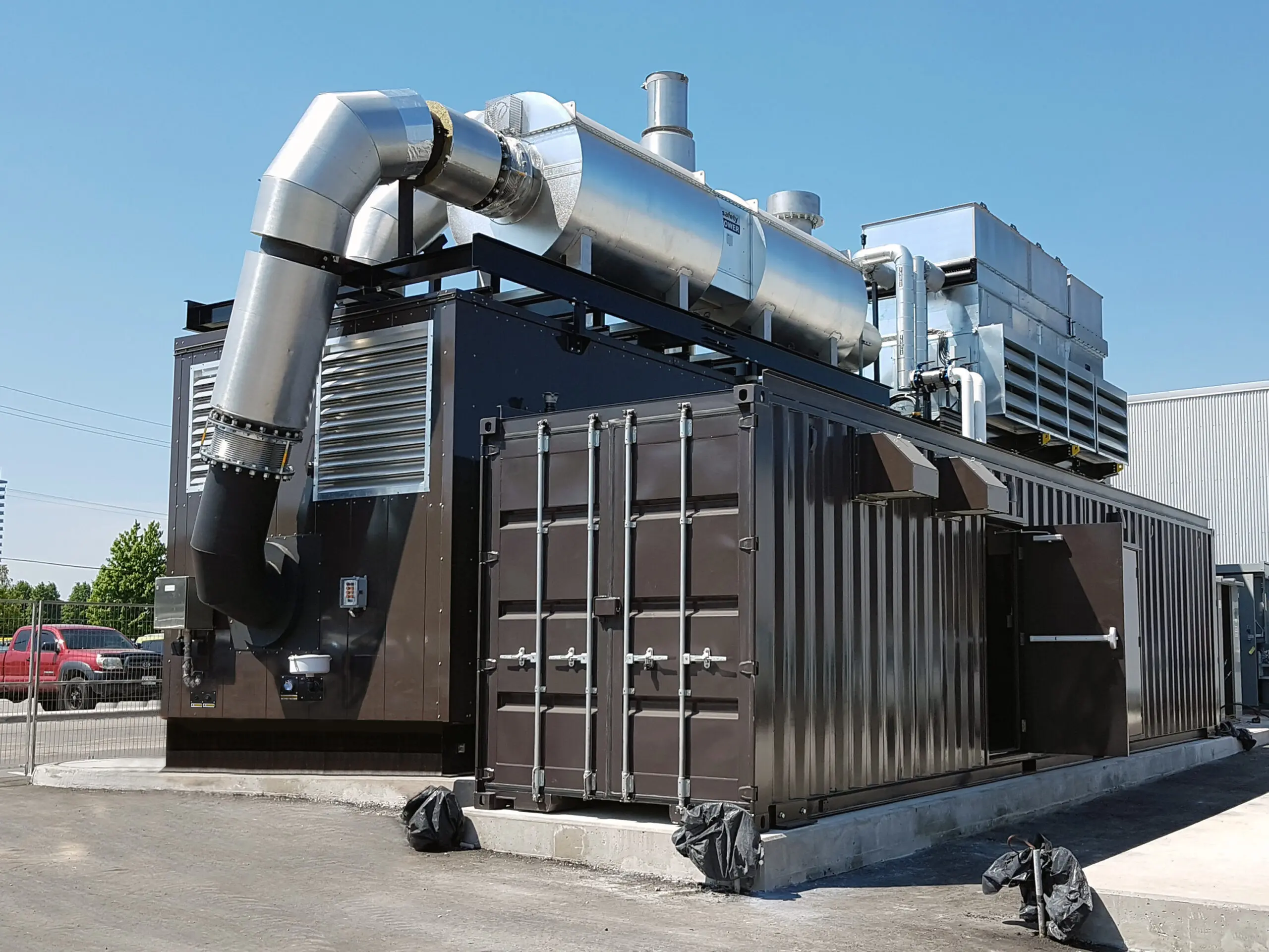 CCHP energy system for data centers and hospitals